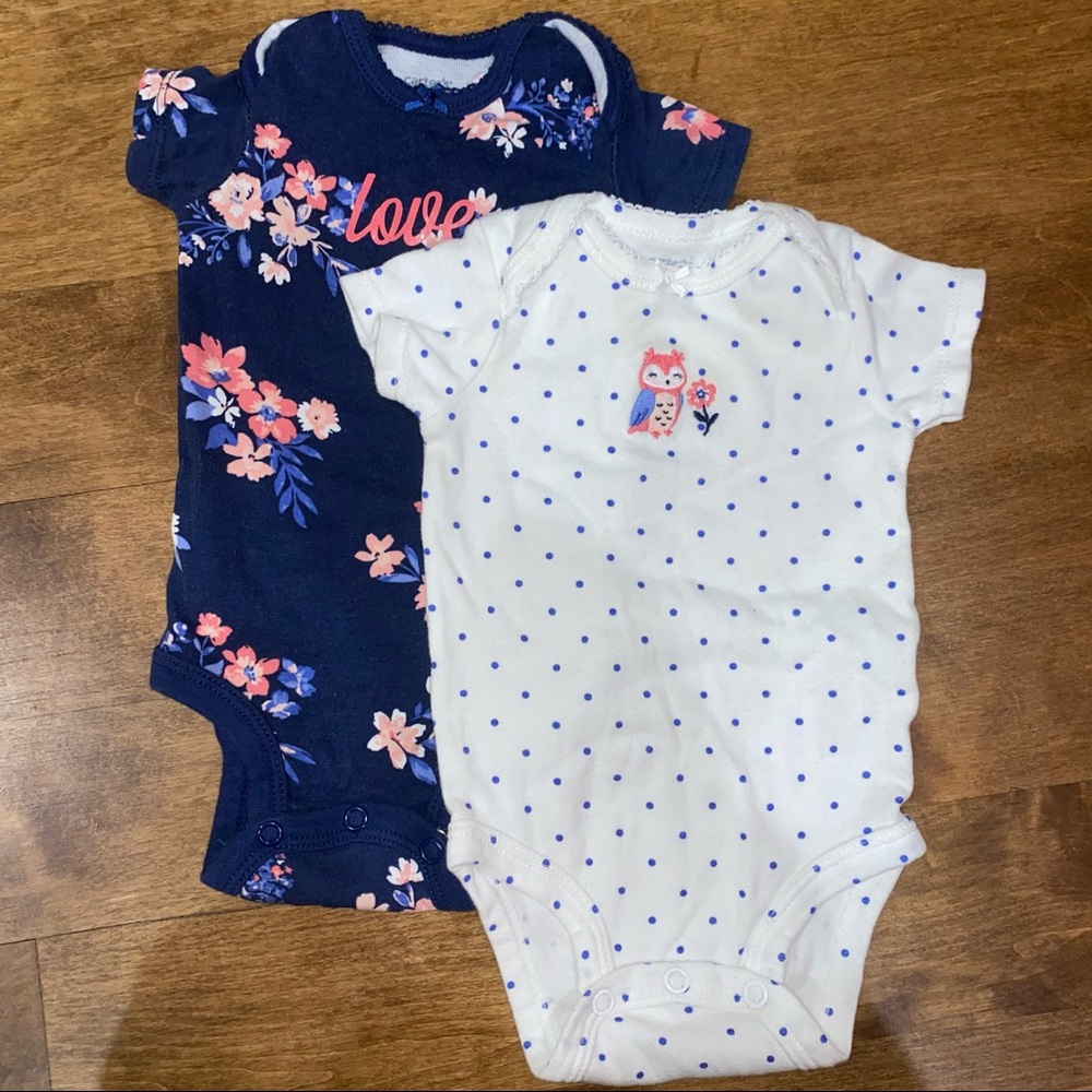 Short sleeve onesie without legs, navy and white polka dots and love flowers 3m